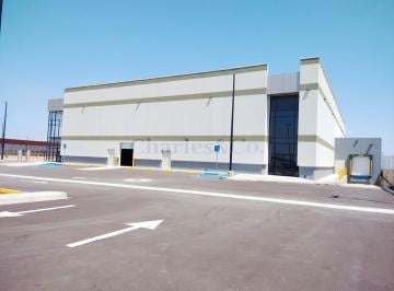 Bodega comercial · 900m² · 18 Estacionamientos · Bodega Industrial en Renta