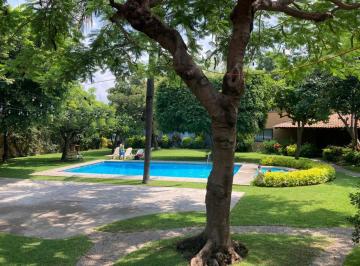 Casa · 600m² · 6 Recámaras · 5 Estacionamientos · Hermosa Propiedad Colonial en Parres Jiutepec