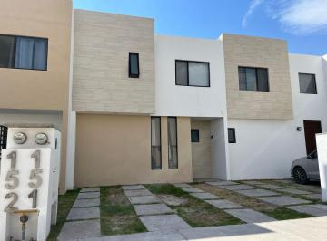 Casa de 3 habitaciones, San Luis Potosí · Casa en Privada en Pozos