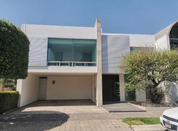 Casa de 4 habitaciones, San Andrés Cholula · Casa en Venta Los Encinos 4 Recámaras Amplio Jardín