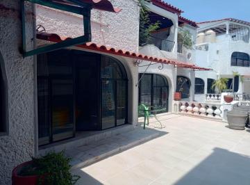 Villa de 3 habitaciones, Acapulco de Juárez · Villa Frente a La Roqueta, de 3rec 2bñs en Venta en Las Playas