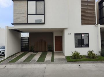 Casa en condominio · 175m² · 3 Recámaras · 2 Estacionamientos · Casa en Renta Modelo Verona Vilanova, Nuevo Nayarit 3 Recámaras Amueblada 12 Paneles Solares Amenida