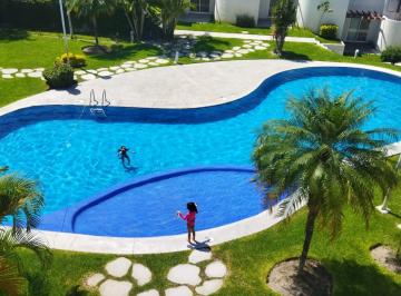 Casa en condominio de 3 habitaciones, Xochitepec · Hermosa Casa Semi Nueva con Terraza y Vista a La Piscina