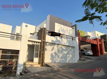 Casa · 200m² · 3 Recámaras · 2 Estacionamientos · Casa en Interlomas