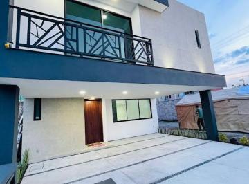 Casa · 200m² · 3 Recámaras · 2 Estacionamientos · Casa Nueva en Venta en Metepec San Salvador Tizatlalli