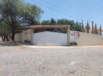Quinta de 2 habitaciones, Tlajomulco de Zúñiga · Terraza a 10 Min. de Laguna de Cajititlan