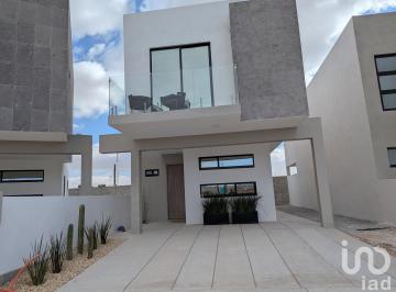 Casa · 106m² · 3 Recámaras · 2 Estacionamientos · Casa en Venta en Punta Velas