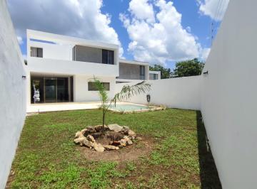 Casa de 3 habitaciones, Mérida · Casa en Renta en Merida, San Javier Tulipanes