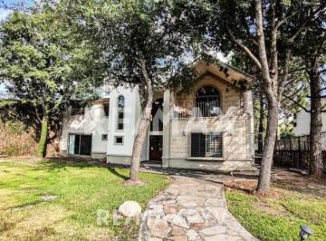 Casa · 1234m² · 3 Recámaras · Residencia en Renta en Condado de Asturias, Santiago - (4)