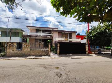 Casa · 481m² · 5 Recámaras · 2 Estacionamientos · Casa Amplia en Venta Merida, Miguel Aleman (Fvc - 2223)