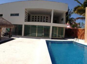 Casa · 750m² · 5 Recámaras · 6 Estacionamientos · Cas en Venta Meria Playa, Cicxulub Puerto (Fvc - 2217)