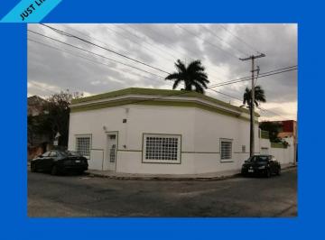 Casa · 262m² · 4 Recámaras · 2 Estacionamientos · Casa en Venta Merida, Centro Cerca Santiago Hermosa Propiedad (Gvc - 2150)