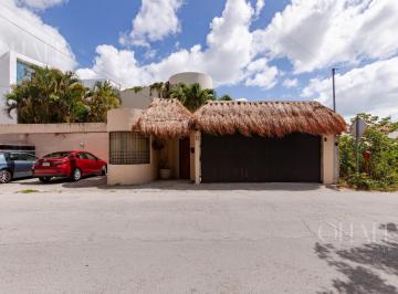 Casa · 293m² · 3 Recámaras · 2 Estacionamientos · Casa en Renta en Albatros