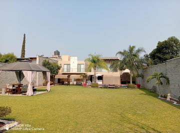 Casa de 2 habitaciones, Xochitepec · Venta Casa Sola en Xochitepec Morelos C/alberca