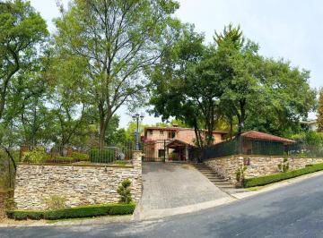 Casa de 4 habitaciones, Atizapán de Zaragoza · Casa en Venta en Hacienda de Vallescondido