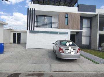 Casa · 360m² · 3 Recámaras · 4 Estacionamientos · Casa en Venta Residencial Diamante