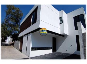 Casa de 4 habitaciones, Cuernavaca · Casas con Alberca en Cuernavaca, Amplio Jardín, Excelentes Acabados