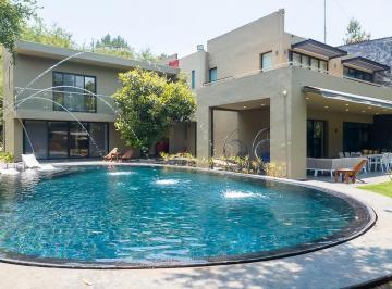 Casa · 448m² · 7 Recámaras · 2 Estacionamientos · Casa en Venta - (4)