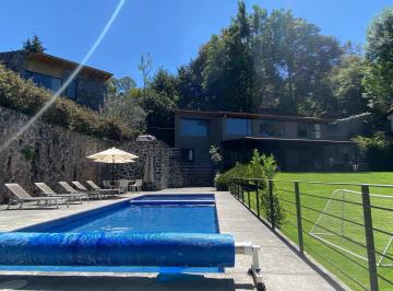 Casa · 320m² · 4 Recámaras · 2 Estacionamientos · Casa en Venta - (4)