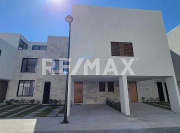Casa en condominio · 220m² · 3 Recámaras · 2 Estacionamientos · Casa en Venta Jurica, Queretaro, Qro.