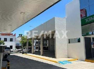 Local comercial · 76m² · 6 Estacionamientos · Local en Renta - (4)