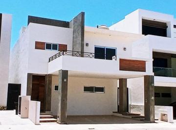 Casa · 3 Recámaras · 2 Estacionamientos · Casa en Renta Anual en Altabrisa Residencial, Cerritos, Mazatlàn, Sin.