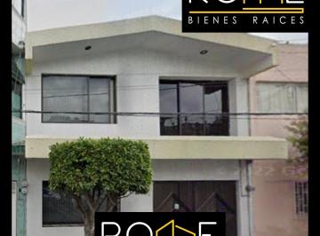 Casa de 3 habitaciones, Iztapalapa · Casa en Venta en Calle Teniente Roberto Gómez Moreno en Colonia Escuadrón 201 Maja780