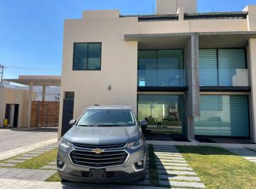 Casa · 200m² · 3 Recámaras · 2 Estacionamientos · Casa en Residencial Aqua a 1 Cuadra del Walmart Express de Circuito Metropolitano