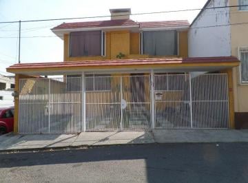 Casa de 4 habitaciones, Naucalpan de Juárez · Bonita Casa Dos Niveles Amplia E Iluminada