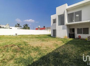 Casa · 280m² · 4 Recámaras · 7 Estacionamientos · Casa en Pre Venta de 500 m² de Terreno en Ahuatepec en Zona Norte de Cuernavaca $2,350,000