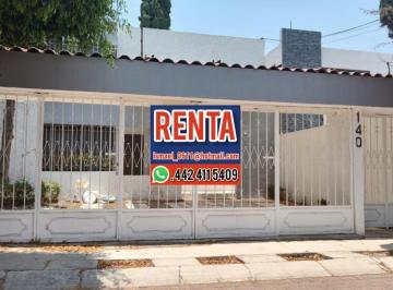 Casa de 4 habitaciones, Querétaro · Casa en Renta $19 000 Más Iva en Colinas del Cimatario