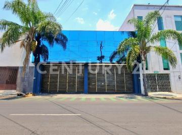 Local comercial · 552m² · 4 Estacionamientos · Local Comercial con Oficinas y Bodega en Colonia Chulavista (Venta o Renta)