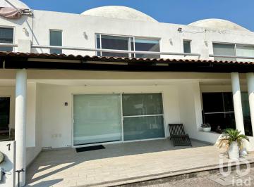 Casa · 102m² · 3 Recámaras · 1 Estacionamiento · Casa en Venta en Paraíso Cocoyito, Morelos