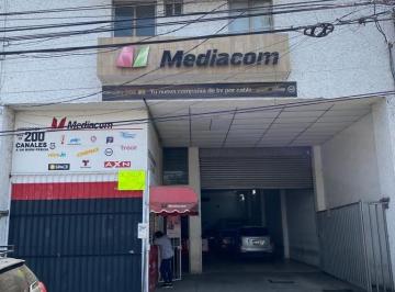 Oficina · 600m² · 6 Recámaras · 10 Estacionamientos · Oficinas con Bodega en Venta Residencial Arboledas Celaya