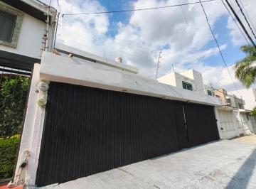 Casa de 4 habitaciones, Guadalajara · Oportunidad Casa en Otranto, Providencia, en Venta.