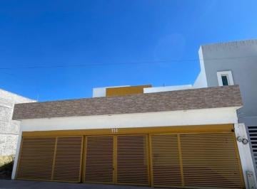 Casa · 180m² · 3 Recámaras · 3 Estacionamientos · Casa en Santa Imelda