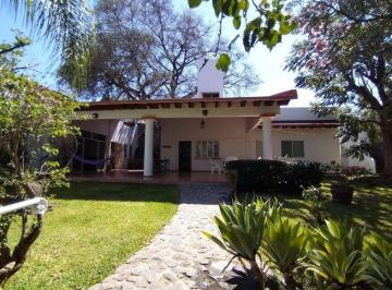 Casa · 290m² · 3 Recámaras · 6 Estacionamientos · Casa en Fraccionamiento en Imuri Jiutepec - Crb - 1180 - Fr