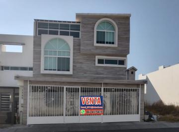 Casa de 4 habitaciones, Querétaro · Venta de Casa en El Refugio