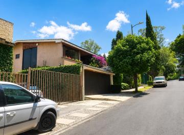 Casa , Miguel Hidalgo · Maravillosa Residencia Para Remodelar en Bosques de Las Lomas