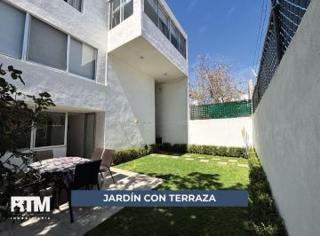 Casa · 410m² · 4 Recámaras · 2 Estacionamientos · Se Vende Casa de 3 Niveles en Lomas 3