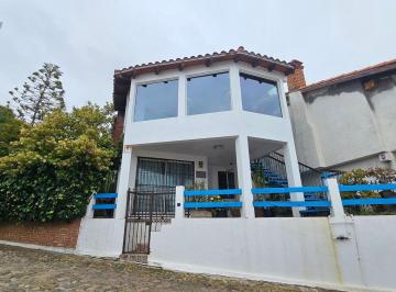Casa · 330m² · 5 Recámaras · 2 Estacionamientos · Casa en Venta en Rosarito Baja California