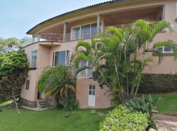 Casa de 4 habitaciones, Cuernavaca · Excelente Casa en Fraccionamiento Los Limoneros