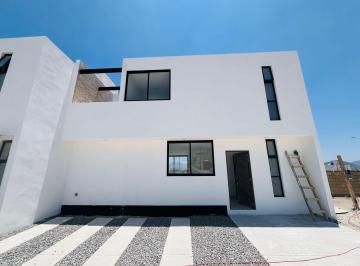 Casa de 3 habitaciones, Querétaro · Casa en Venta en Juriquilla, San Isidro, Oportunidad, Hermosa, Doble Altura!