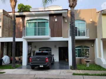 Casa de 4 habitaciones, Tlajomulco de Zúñiga · Bosques de Santa Anita