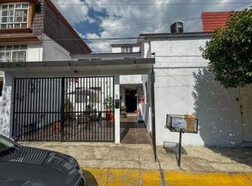 Casa en condominio de 6 habitaciones, Naucalpan de Juárez · Hermosa Casa Conformada por 2 Departamentos de 110 m² Cada Uno