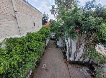 Casa · 382m² · 6 Recámaras · 3 Estacionamientos - Leines Inmobiliaria · ¡Se Escuchan Ofertas! Predio con 2 Casas Cerca de Zona de Hospitales. Ideal Para Estancias