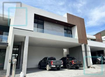 Casa · 362m² · 3 Recámaras · 3 Estacionamientos · Casa en Venta Laderas Residencial Zona Carretera Nacional Monterrey