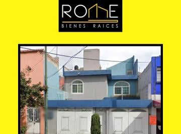 Casa de 4 habitaciones, Gustavo A. Madero · Casa en Venta en Calle Fundidora de Monterrey en Col. Industrial