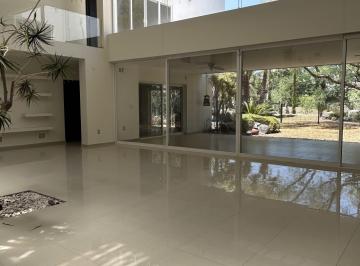 Casa de 5 habitaciones, Querétaro · Casa en Venta en Regency Jurica en Privada en Queretaro