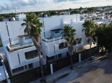 Casa · 214m² · 3 Recámaras · 2 Estacionamientos · Casa en Venta en Jardines de Vista Alegre, con 4 Niveles